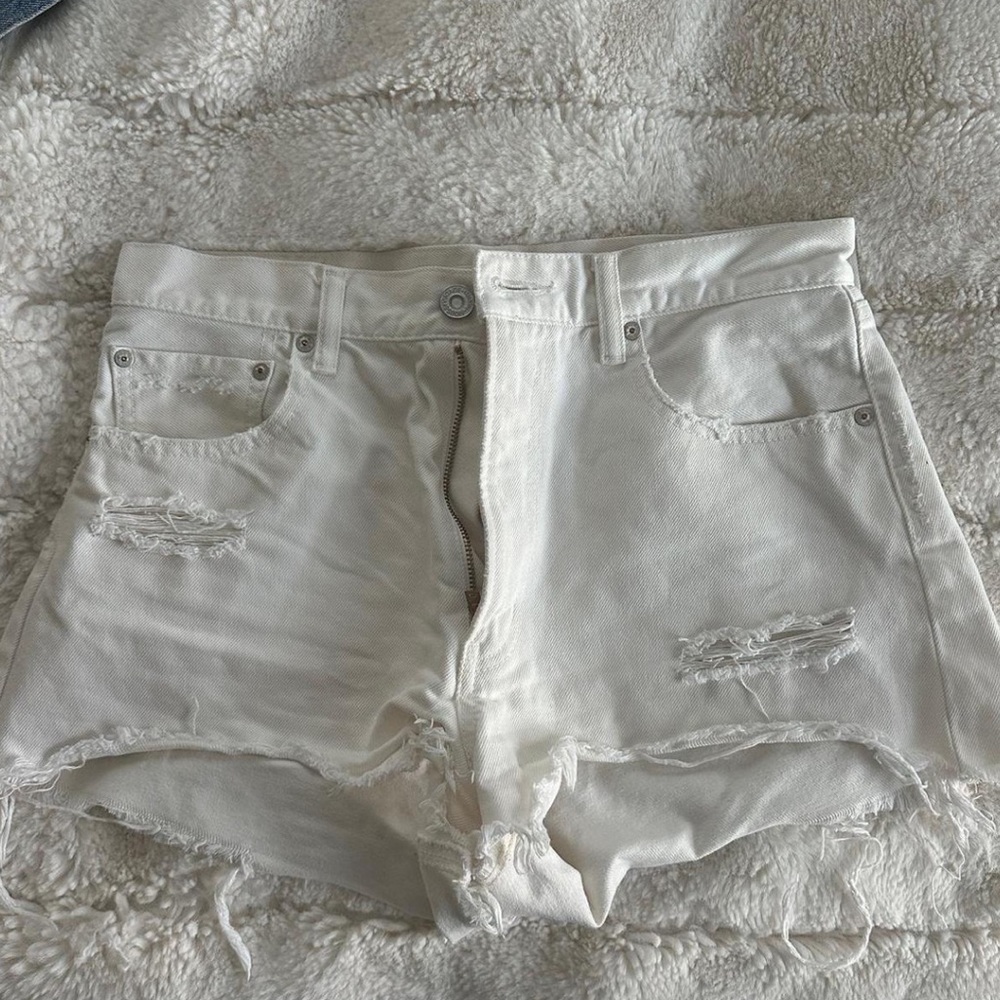 MOUSSY Women's White Distressed Shorts